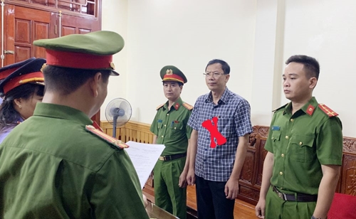 Hiệu trưởng và 2 kế toán Trường Cao đẳng Công nghiệp Thanh Hóa bị bắt tạm giam